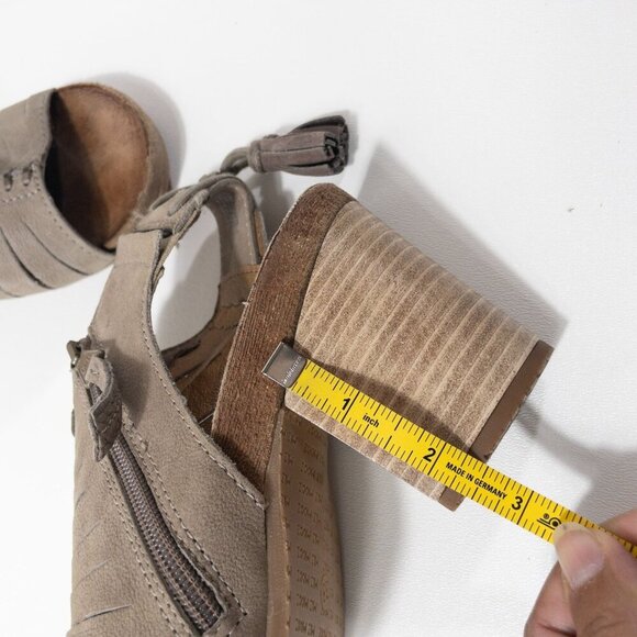 Miz Mooz Maddie Leather Heeled Sandals With Side Zipper & Tassel Accents Size 7. - Picture 12 of 12